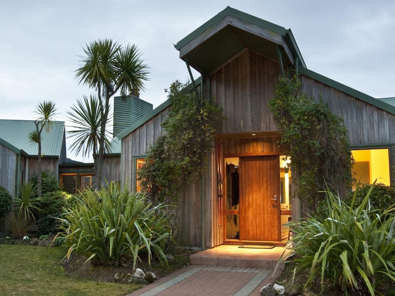 Whakaipo Lodge Taupo Exterior photo